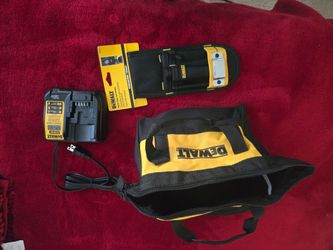 New dewalt charger 20v 12v small bag and tool holder for belt