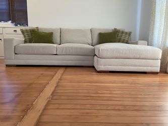 Living Spaces Everett LAF Condo Sofa w/ RAF Chaise
