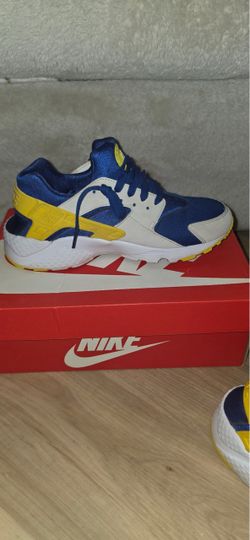 NIKE HUARACHE RUN (GS) — Women’s 7Y