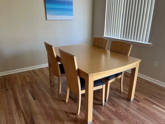 Kitchen table with 4 chairs