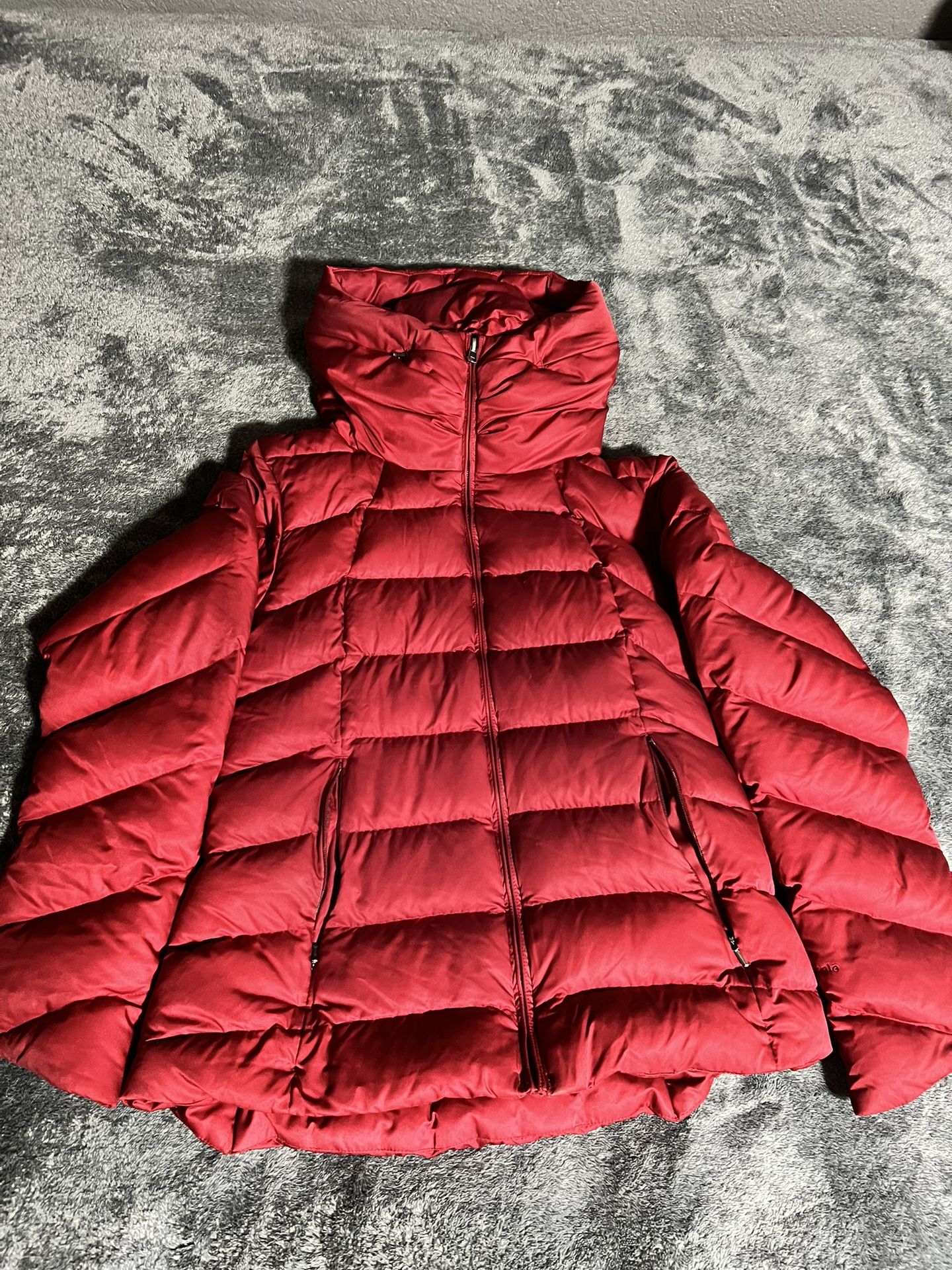 Patagonia Women’s Downtown Loft Gown Size Small Jacket