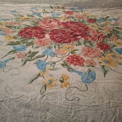 King  Size  Comforter  3 Pieces Good Condition 