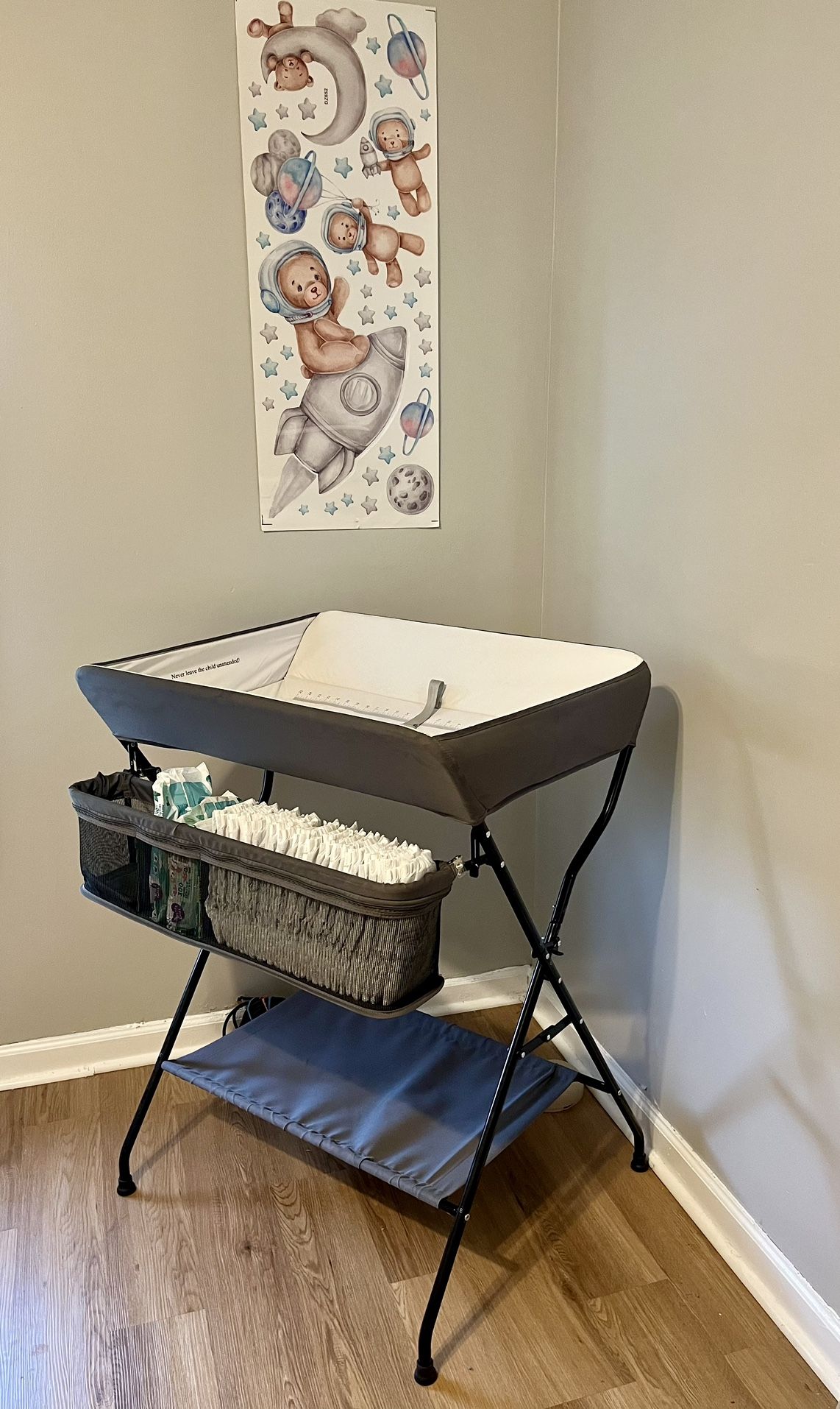 BABY CHANGING STATION