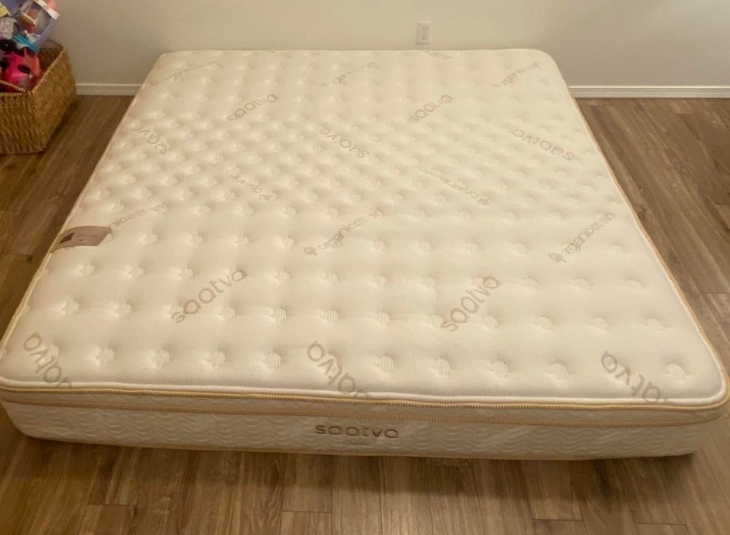 Premium Saatva Classic 11.5 inch Firm King Mattress ❤️
