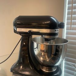 KitchenAid Artisan Stand Mixer – Black (Works Perfect)
