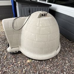 Igloo Dog House