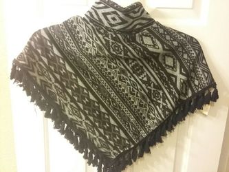 New Girls Sweater Poncho size 4/6