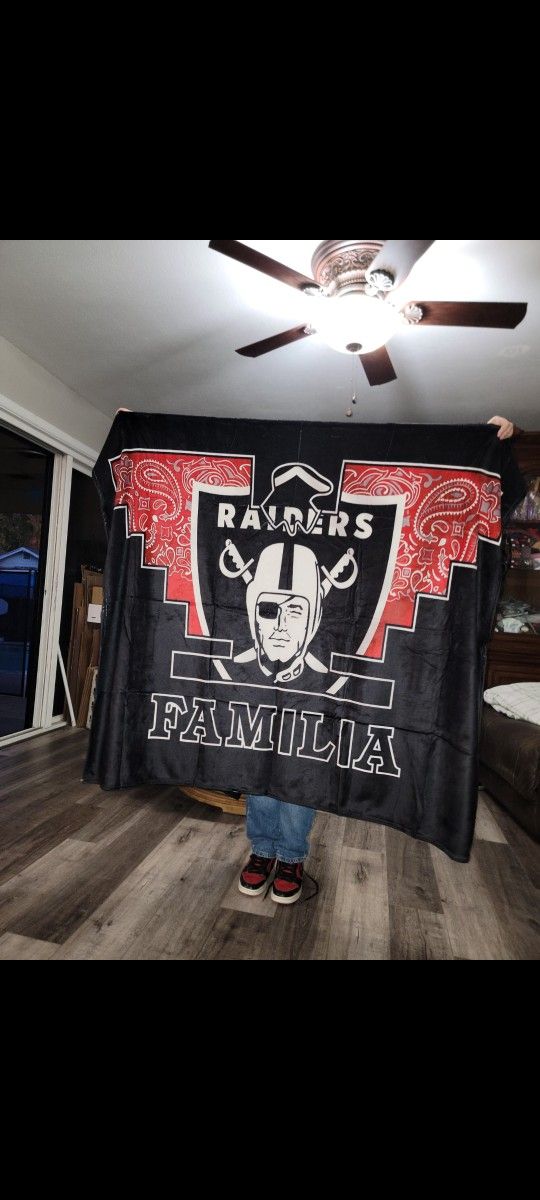 Las Vegas Raiders Blanket Throw Size 54"x64" Brand New
