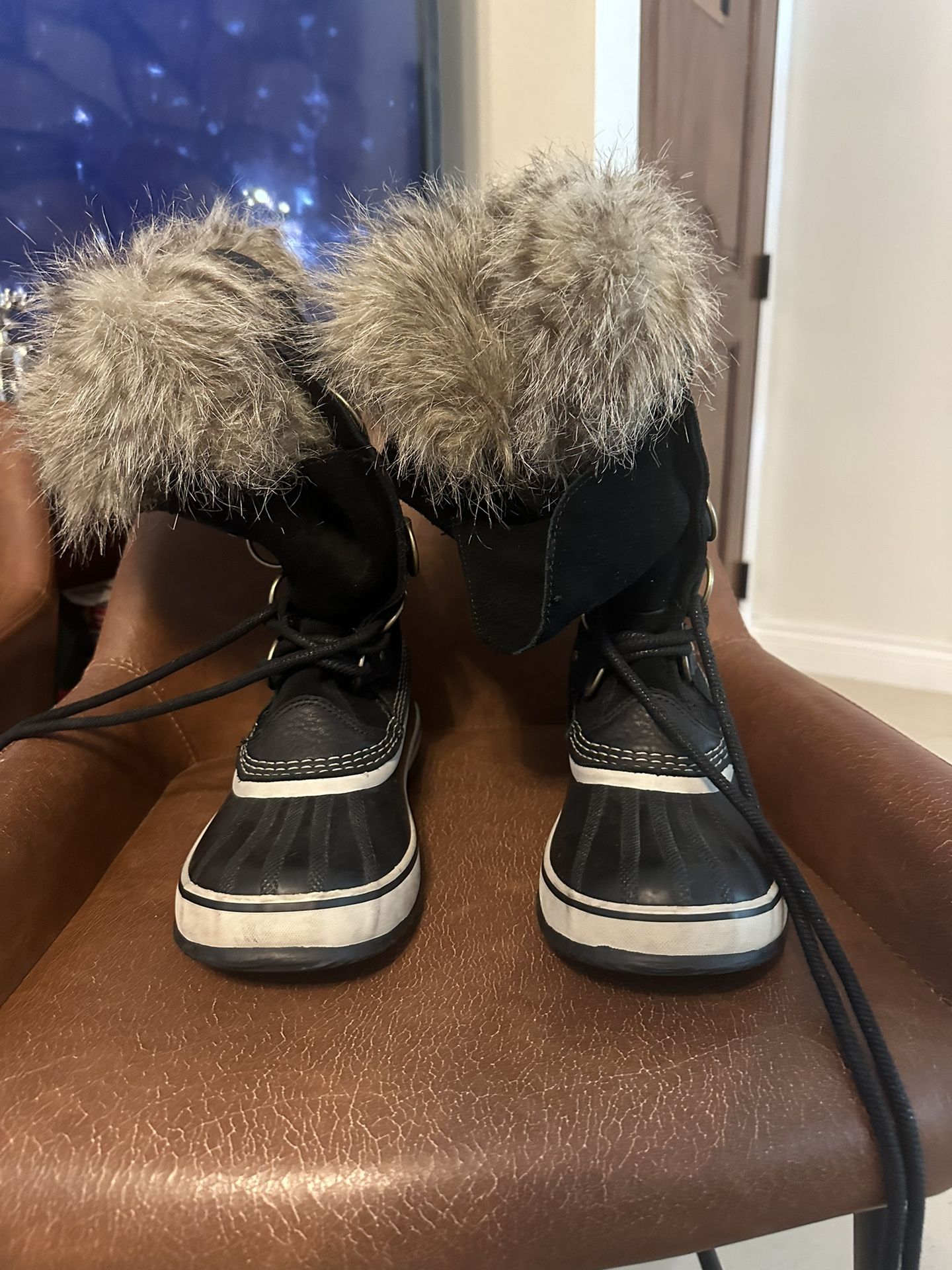 SOREL Joan of Arctic Waterproof Boots Size 8