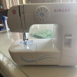 Singer Sewing Machine 