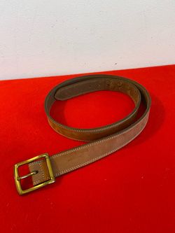 Size 38 Men’s Vintage Tan Leather Belt w/ Contrast Edge Stitching & Solid Brass Buckle