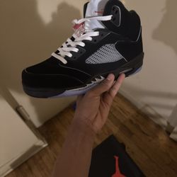 Jordan 5 Metallics 