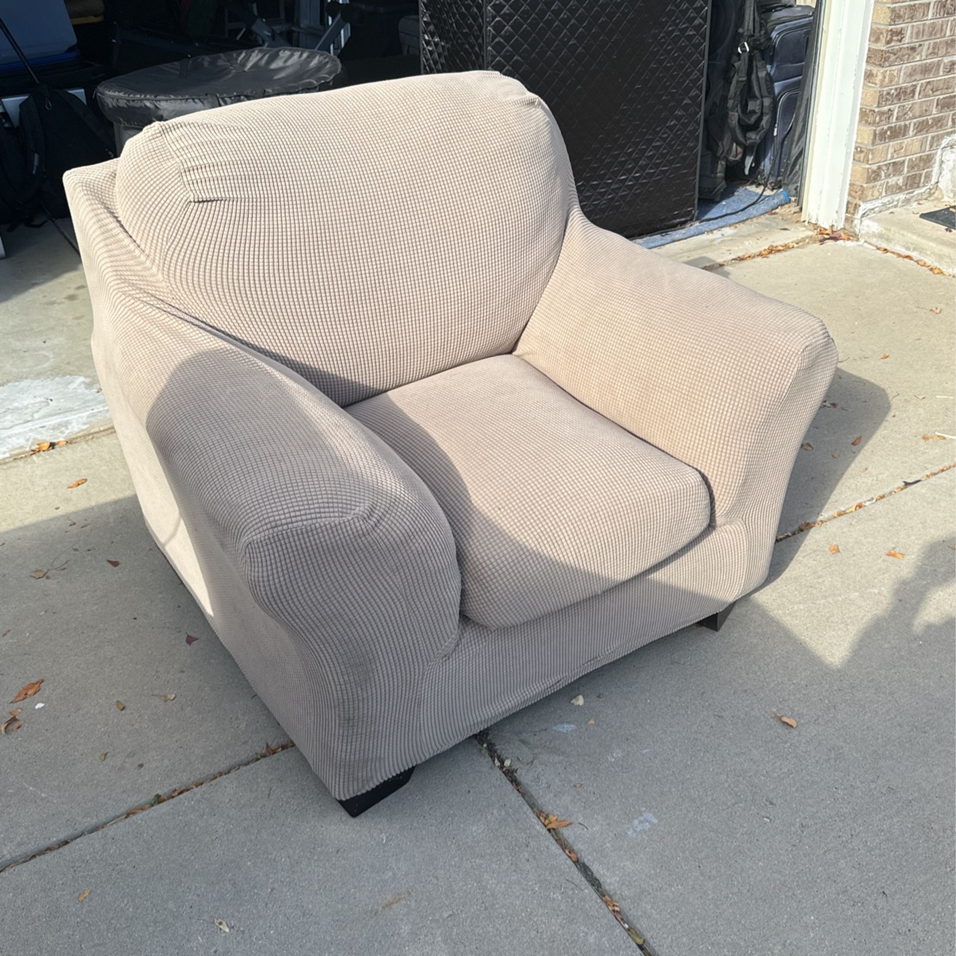 Oversized Chair (free)