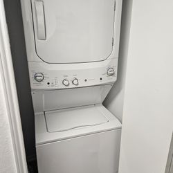 Washer/Dryer Stacked Unit
