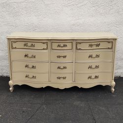 Dresser French Provincial Bassett Bureau Chest of 9 Drawers