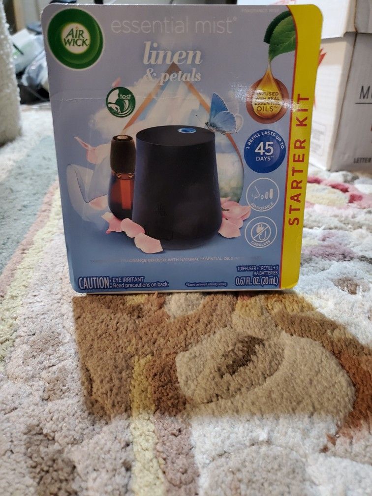 Air Wick Essential Mist Linen & Petals Starter Kit