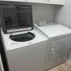 Kenmore Washer And Dryer (combo) 