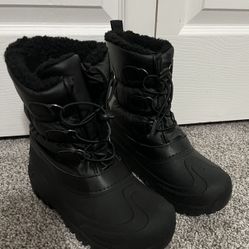 Snow Boots Youth Size 4