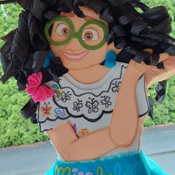 Piñata Mirabel 