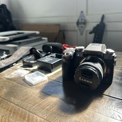 📸 Panasonic Lumix G7 4K Mirrorless Camera + Rode Mic + Bag & Accessories – Vlogger/Creator Kit