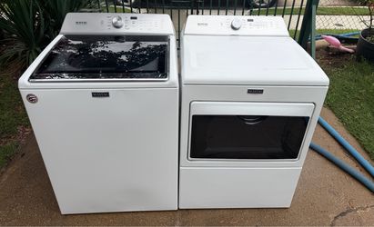 Maytag washer and dryer electric set 30 day warranty