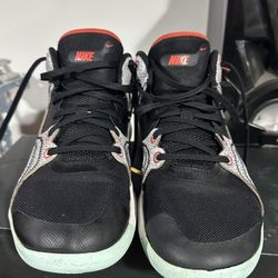 Nike Youth 7  Basketball shoes