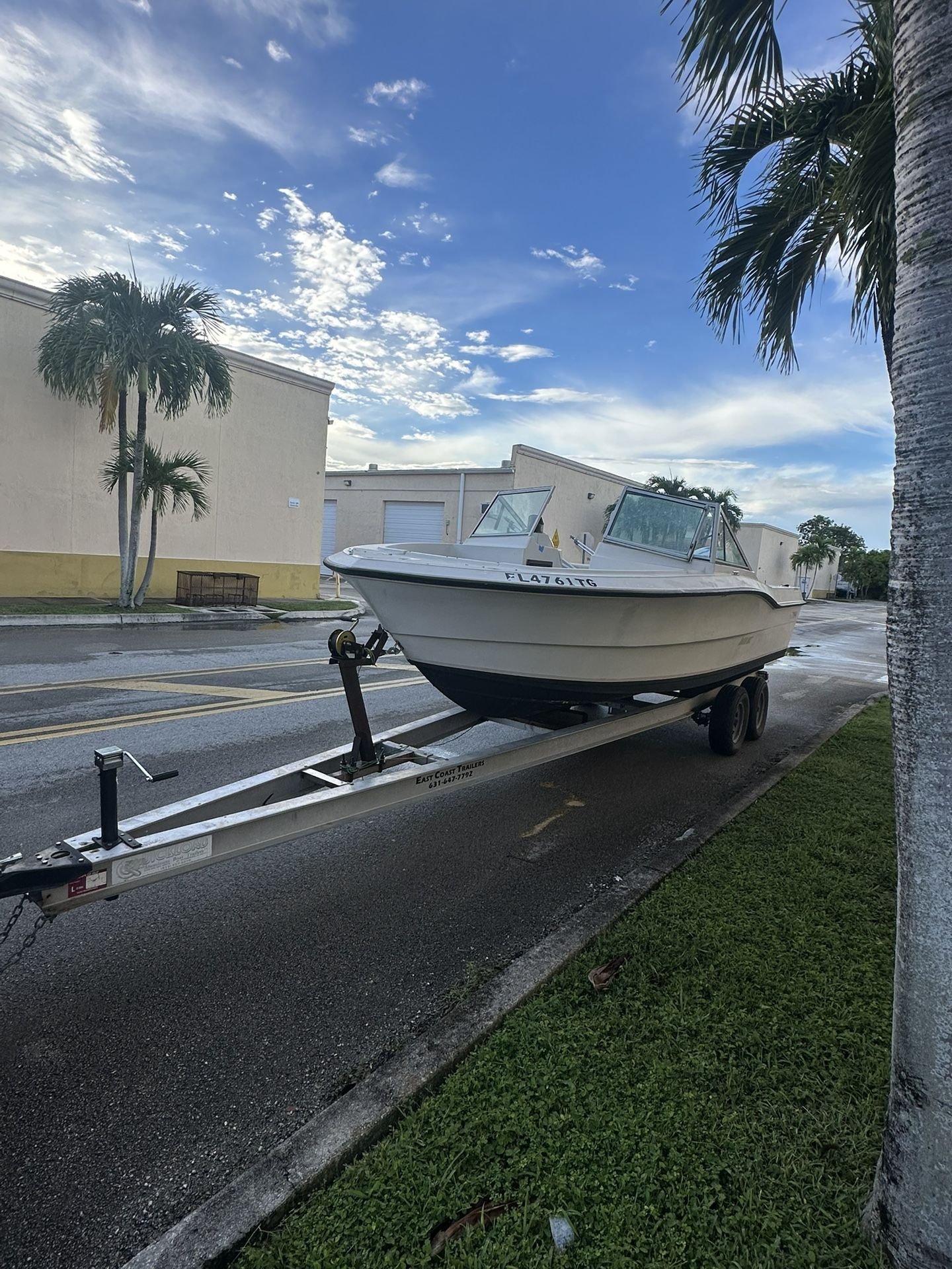 19 ft Boat 225 Johnson Ocean Runner