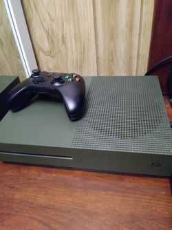 Xbox one slim 1tb gigs