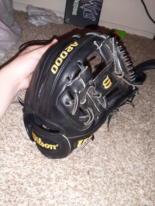 A2000 Baseball Glove 