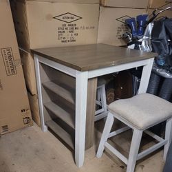 Kitchen/Coffee table with side storage and 2 stools
