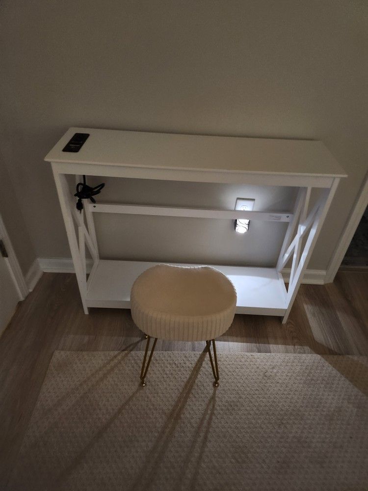 Console Table With Stool Like New Pet And Smoke Free