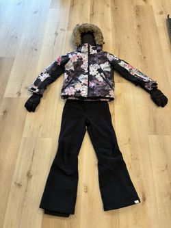 Roxy girls size 10 snowboard jacket and pants with dakine gloves
