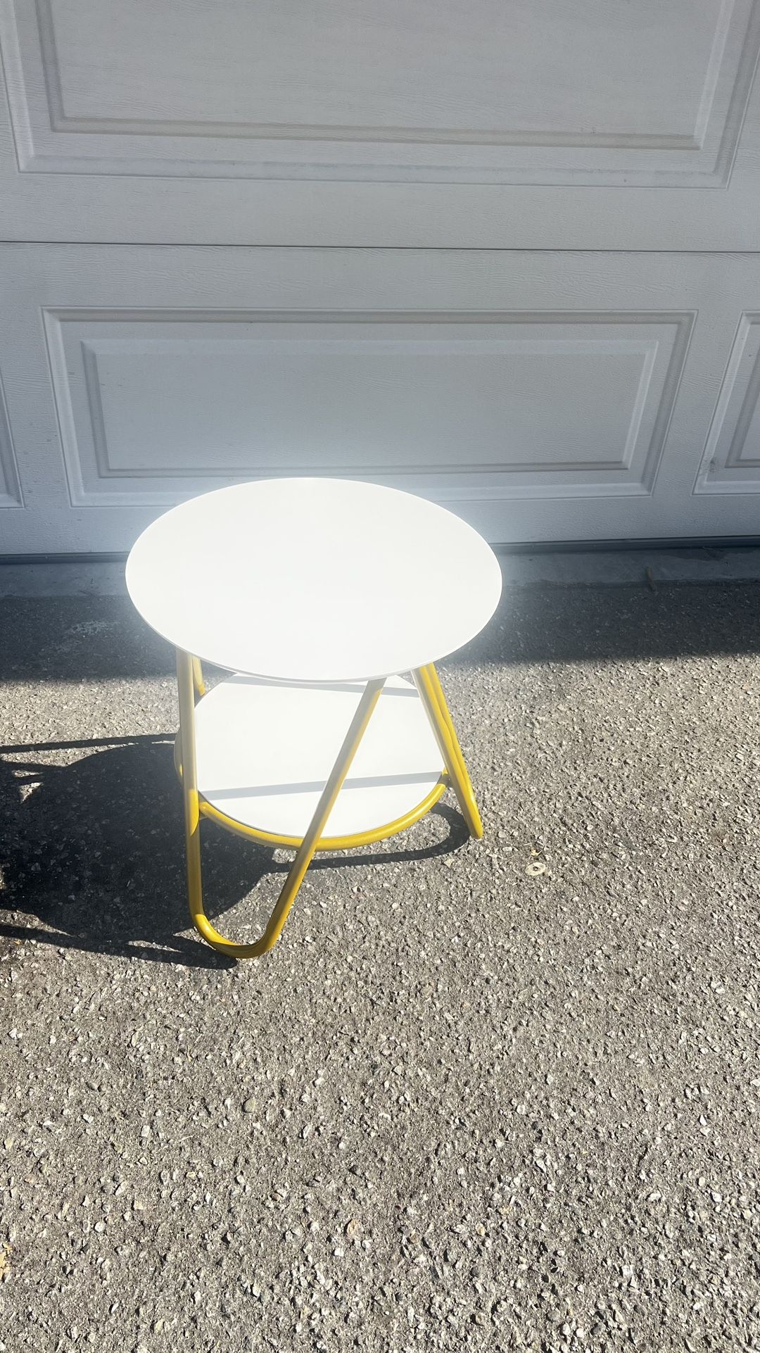 SIDE TABLE COLOR: ROSE GOLD AND WHITE H16.5” x16” W $20