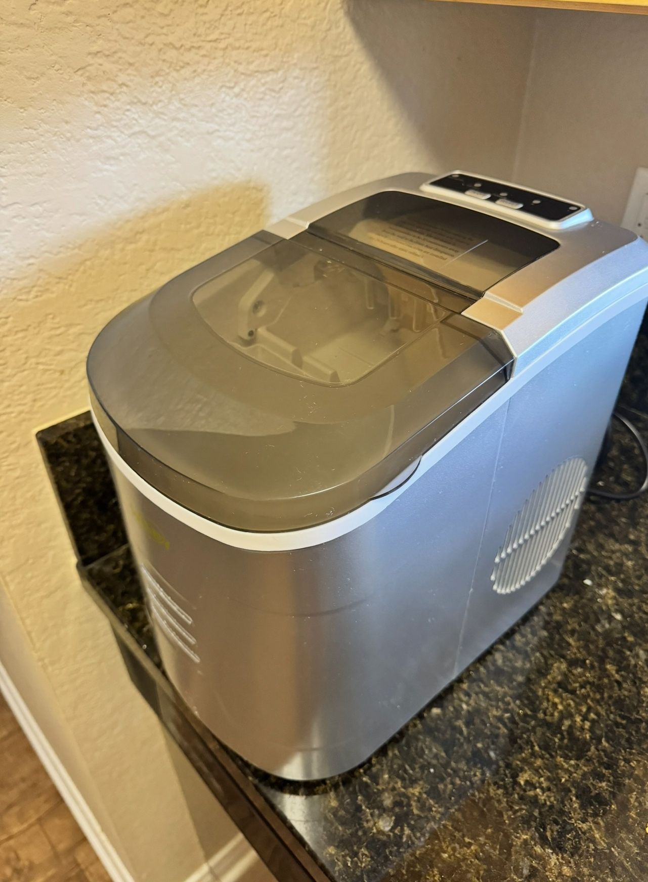 33lb Ice Maker Portable Household Bullet Round Ice Make Machine