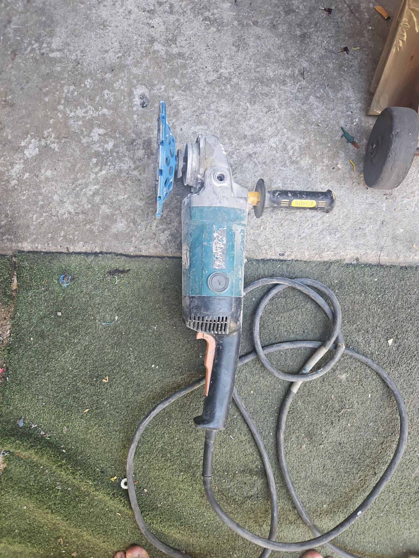 Makita 7 inch grinder for Sale in Fullerton, CA - OfferUp
