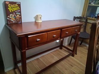 Nice entrance table