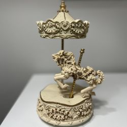 Horse Carousel Musical Plays Music Rocks Back And Fourth Figurine  