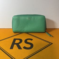 Kate Spade Brynn Large Continental Wallet In A Green Color. Pre-Owned