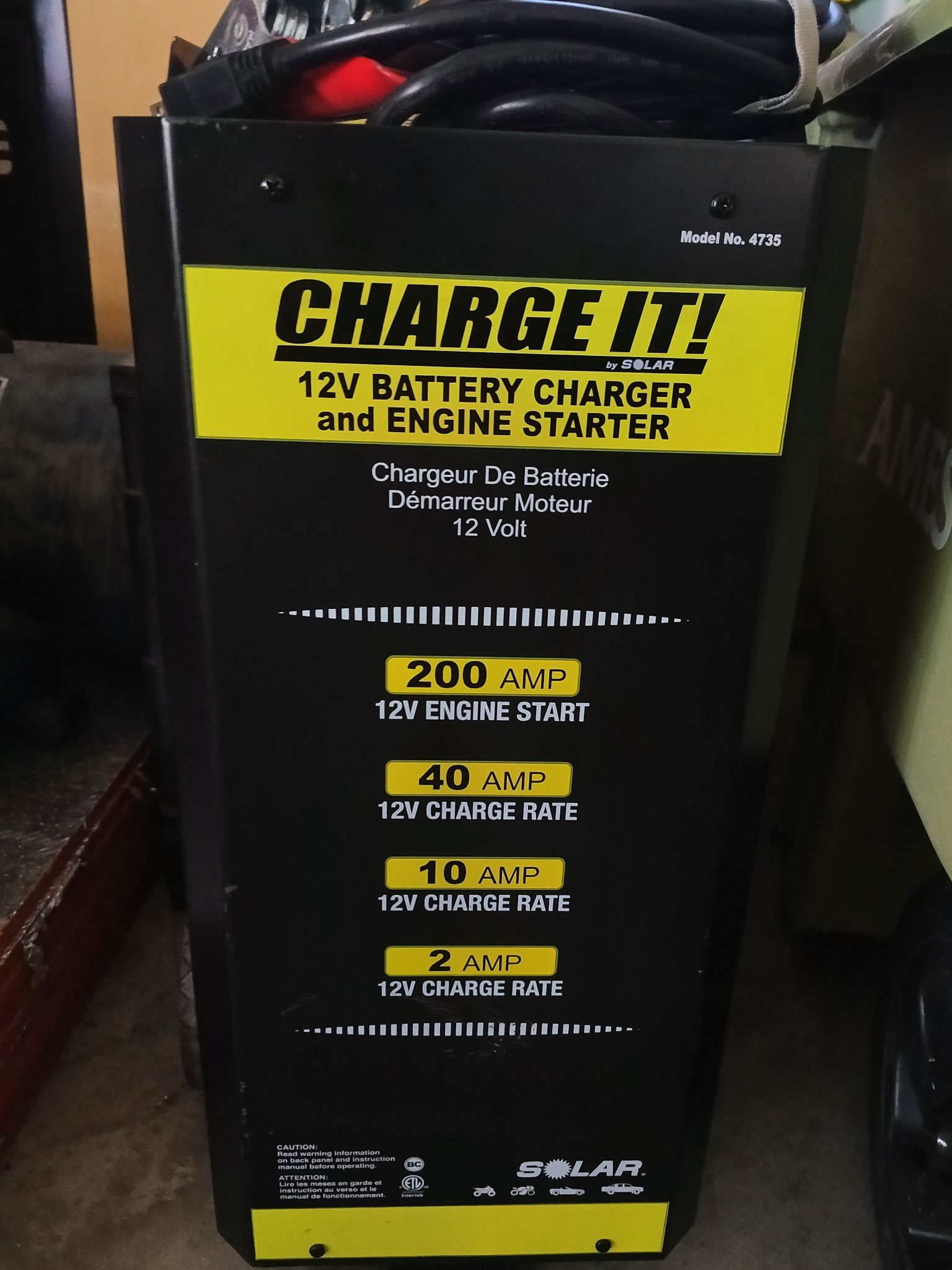 SOLAR Charge It! 12V Battery Charger & Engine Starter - Model 4735 - 200 Amp