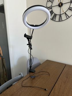 Ring Light with Adjustable Phone Holder – Never Used