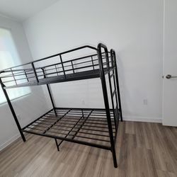 Black metal Bunk bed