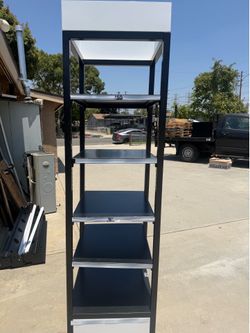 Metal rack good condition $30
