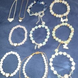 Bracelets. Pulseras. Beads. Feather. Butterfly. Hearts. Rhinestones. Charm Bracelets