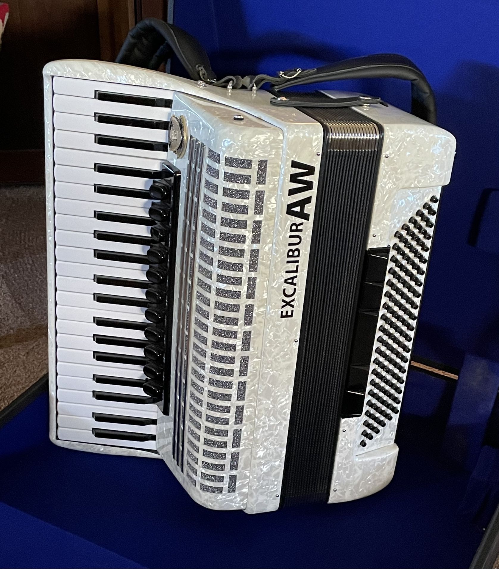 Excalibur AW 120 Bass Piano Accordion - Pearl White - with Case