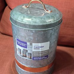 NEW Large Canister Container Galvanized Steel for Storing Dry Goods 11 Cups 5.82" Dia x 9.21" H

Pick up in San Jose 95121 area