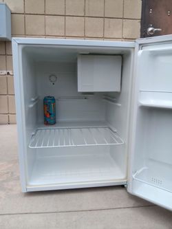 Kenmore Mini Fridge -White