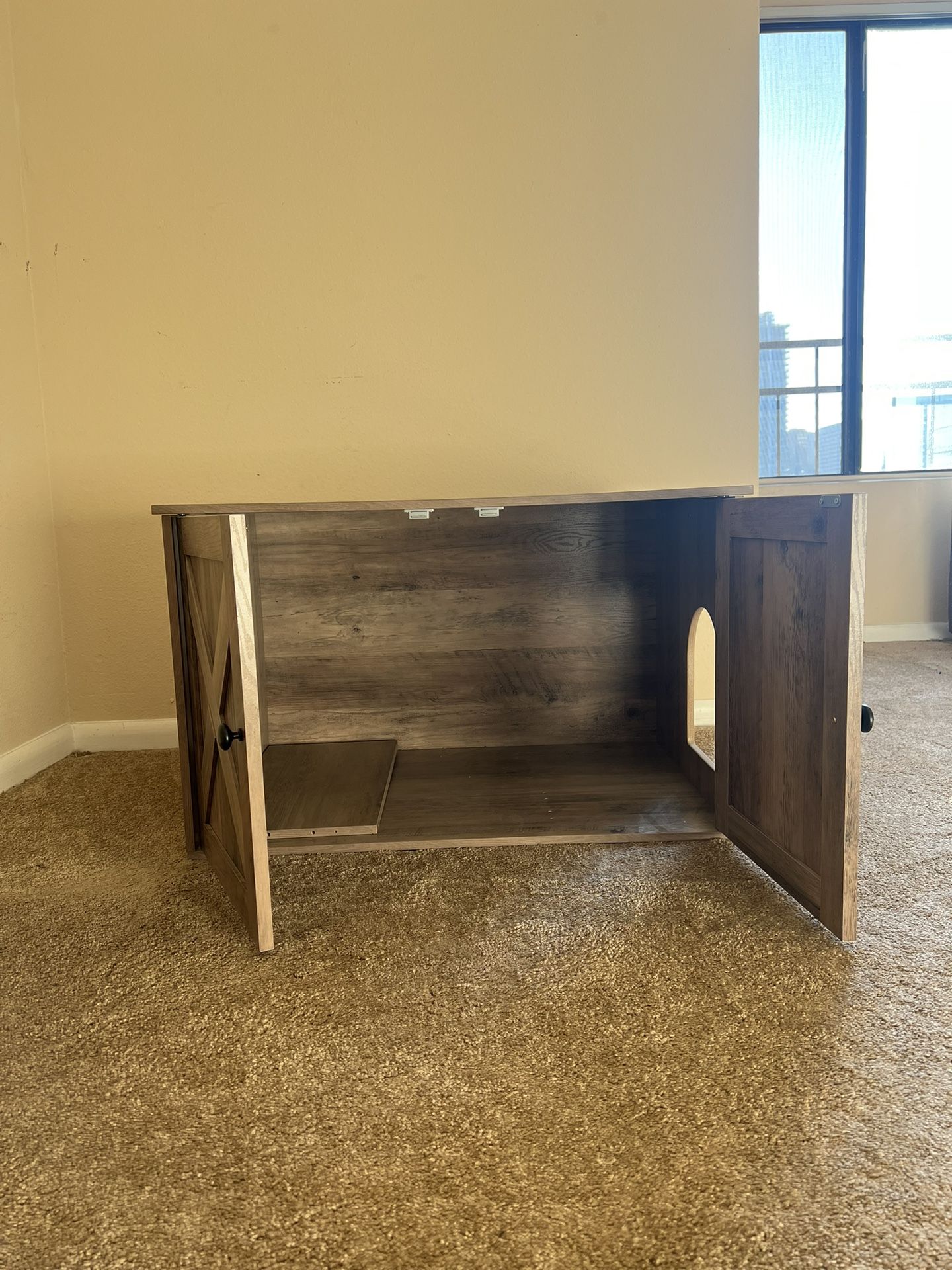Like New Secret Litter Box TV Stand/Side Table for Sale in San Diego, CA OfferUp