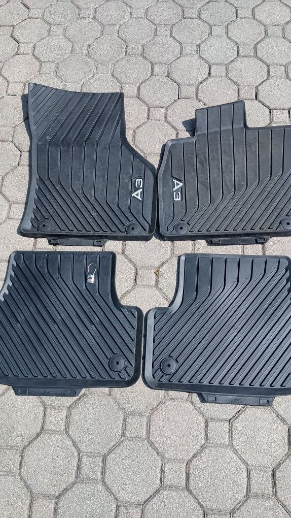 Audi A3 All Weather Rubber Mats (4) With Key Chain- Original