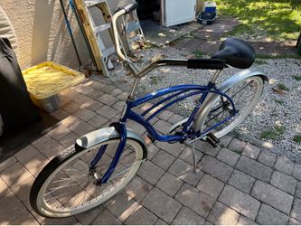 Schwinn beach cruiser bike