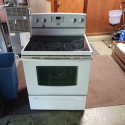 MAYTAG ELECTRIC RANGE. 